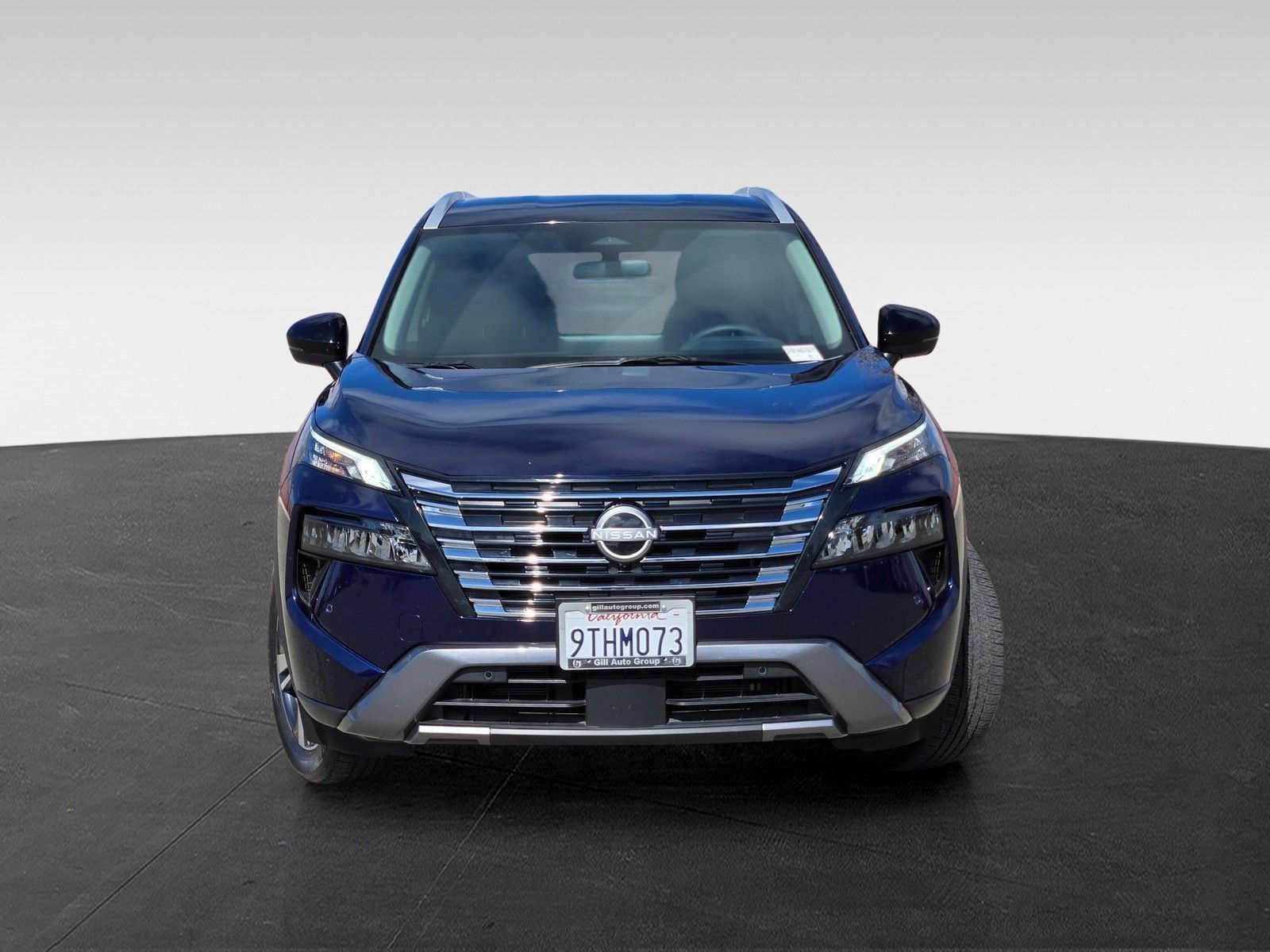 Used 2025 Nissan Rogue SL AWD/4WD image 3