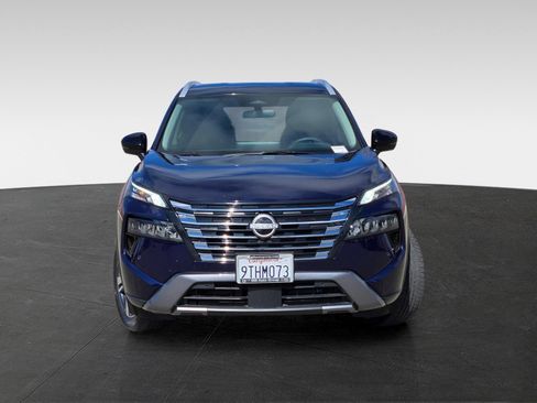 Used 2025 Nissan Rogue SL AWD/4WD image 3