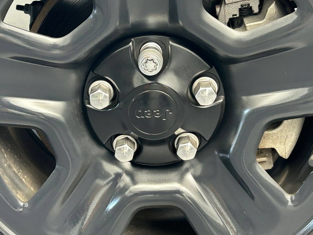 Used 2024 Jeep Wrangler Unlimited Sport AWD/4WD image 23