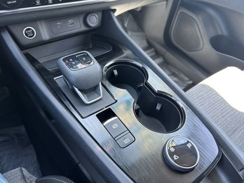 Used 2023 Nissan Rogue SV image 26