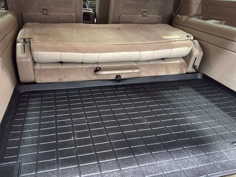 Used 2003 Chevrolet Suburban Z71 AWD/4WD image 7