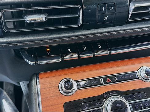 Used 2024 Lincoln Aviator Reserve image 38