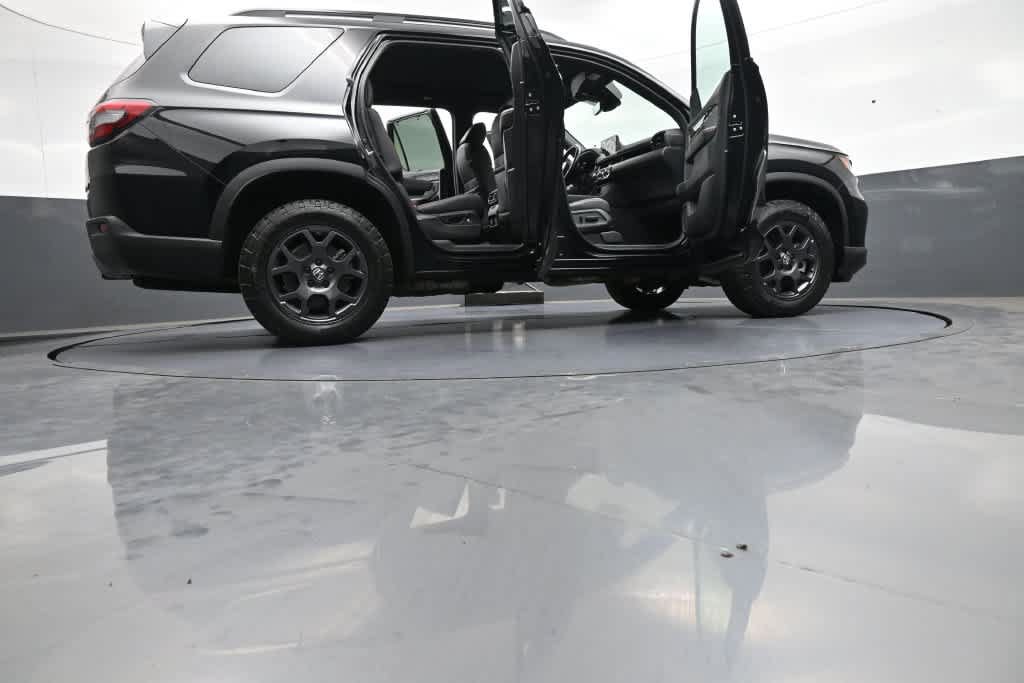 Certified 2024 Honda Pilot TrailSport image 49