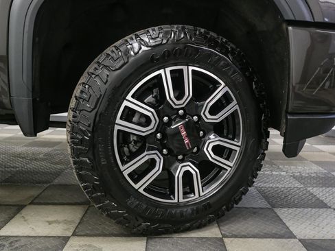 Used 2021 GMC Sierra 2500 AT4 w/ AT4 Preferred Package AWD/4WD image 18