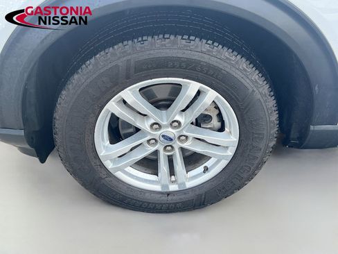 Used 2022 Ford Explorer XLT w/ Equipment Group 202A image 40