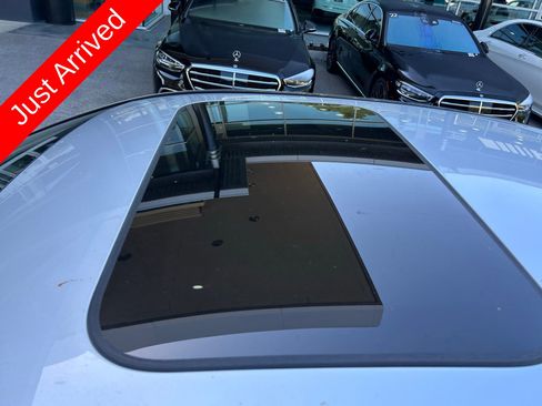 Used 2020 Mercedes-Benz E 350 Sedan image 9