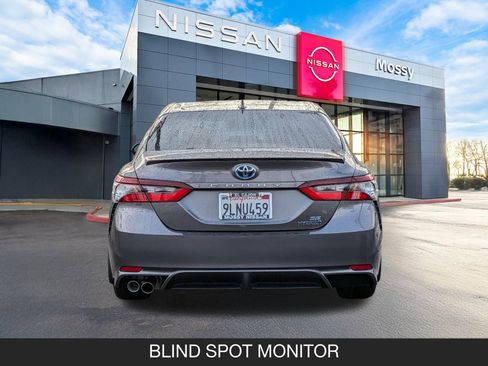 Used 2024 Toyota Camry SE image 10