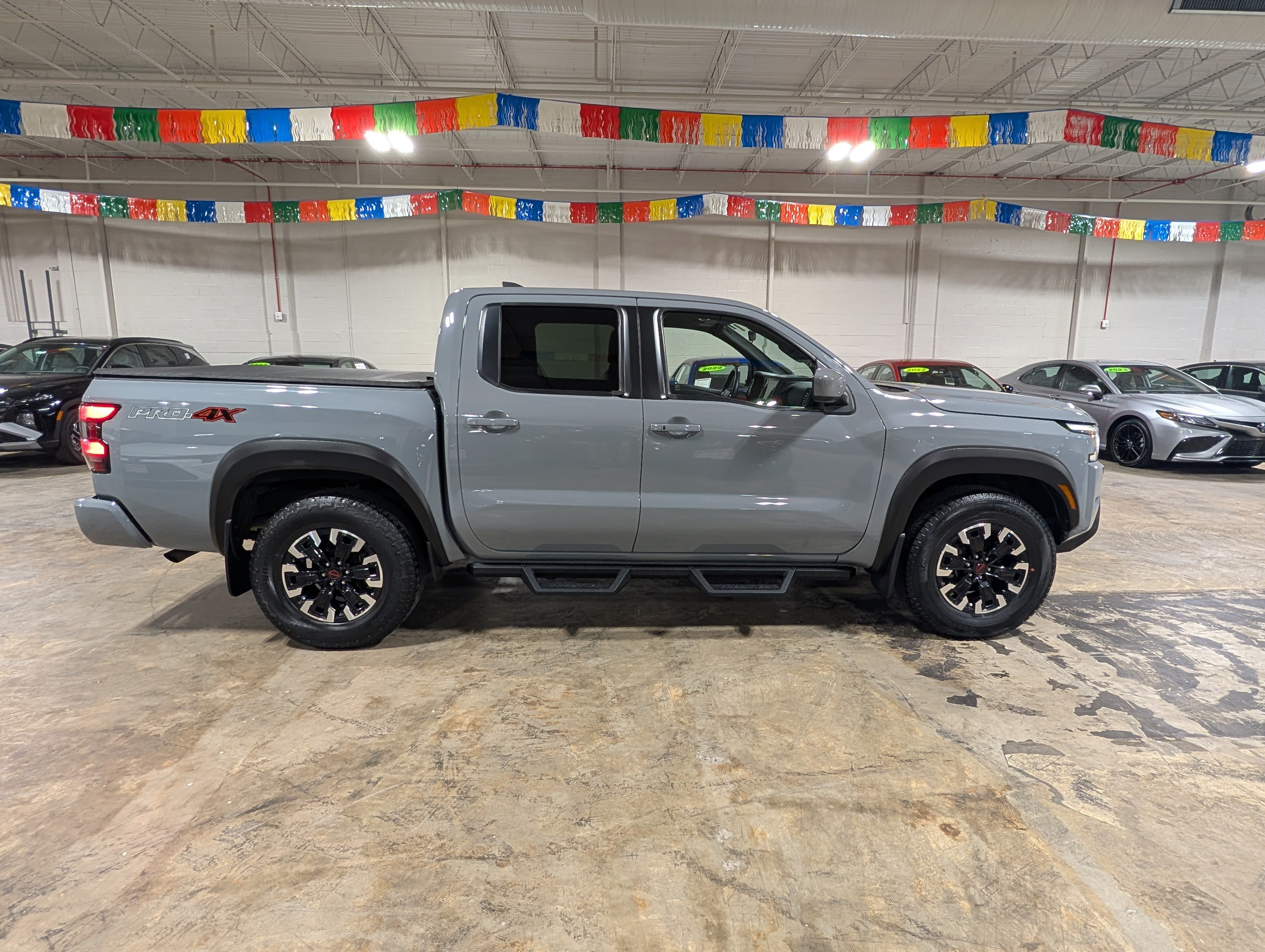 Used 2022 Nissan Frontier PRO-4X w/ Technology Package AWD/4WD image 2