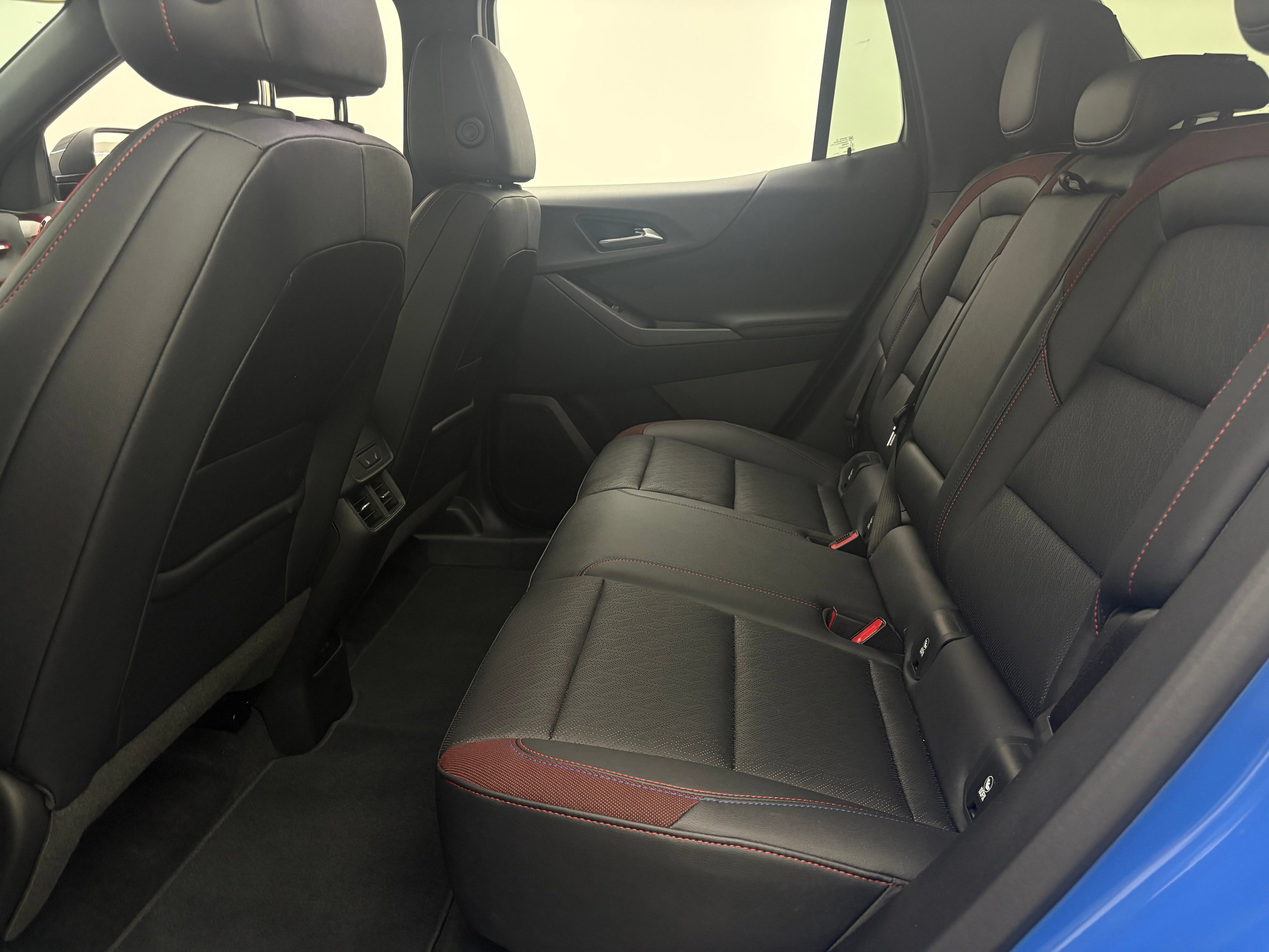 Used 2025 Chevrolet Equinox RS w/ Convenience Package III AWD/4WD image 36