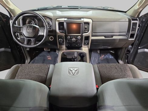 Used 2017 RAM 1500 Classic SLT w/ SLT Plus D￩cor Group image 10