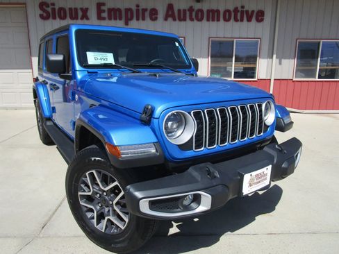 Used 2024 Jeep Wrangler Unlimited Sahara AWD/4WD image 1