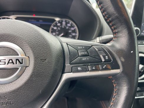 Used 2022 Nissan Sentra SR w/ SR Premium Package image 21