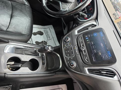 Used 2020 Chevrolet Malibu LT w/ Leather Package image 18