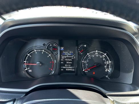 Used 2020 Toyota 4Runner SR5 AWD/4WD image 24