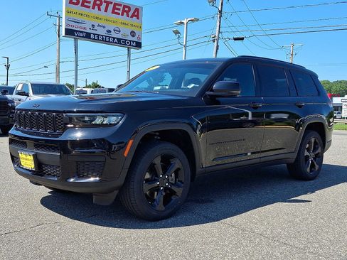 Certified 2023 Jeep Grand Cherokee L Laredo AWD/4WD image 3