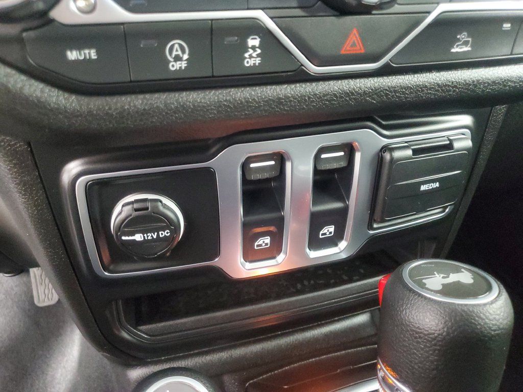 Used 2026 Jeep Wrangler Sport AWD/4WD image 19