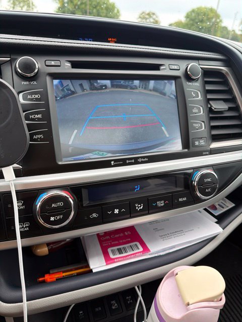 Used 2016 Toyota Highlander XLE AWD/4WD image 22
