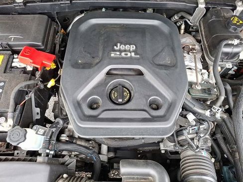 Used 2021 Jeep Wrangler Unlimited Sahara image 29