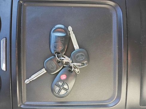 Used 2012 Toyota Sienna LE image 15