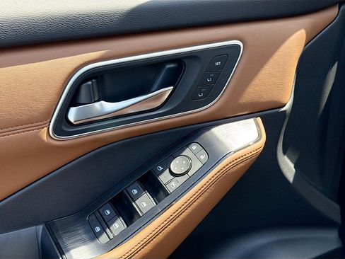 New 2026 Nissan Rogue Platinum image 8