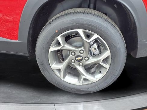 New 2026 Chevrolet Trax LT w/ Driver Confidence Package FWD image 15