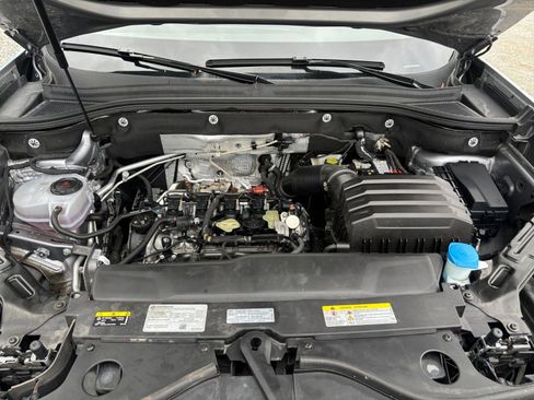 Used 2025 Volkswagen Atlas Cross Sport SE image 28