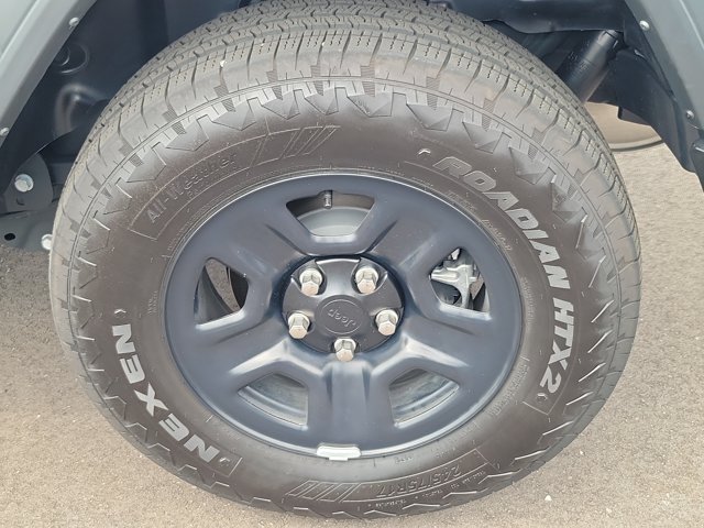 Used 2025 Jeep Wrangler Sport AWD/4WD image 9