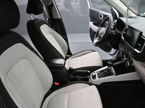 Certified 2024 Hyundai Venue SEL FWD image 16