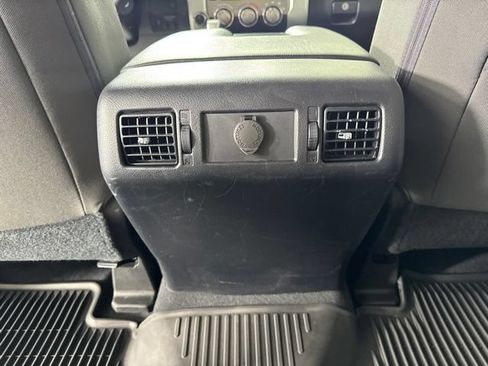 Used 2020 Toyota Tundra SR5 w/ SR5 Upgrade Package AWD/4WD image 13