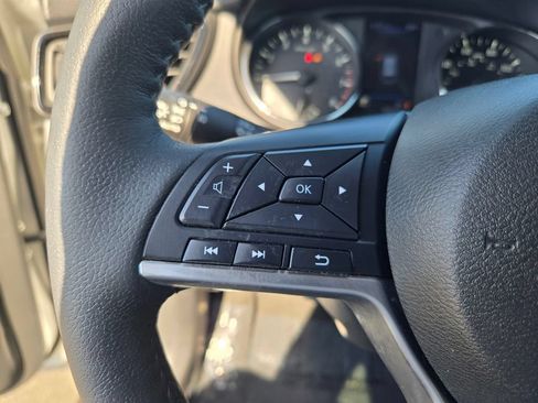 Used 2020 Nissan Rogue SL FWD image 24