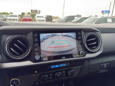 Used 2021 Toyota Tacoma TRD Sport w/ Technology Package RWD image 17