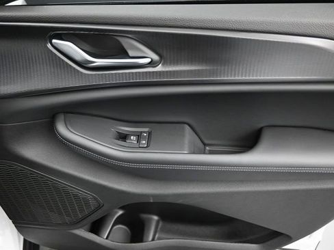 New 2025 Jeep Grand Cherokee Altitude AWD/4WD image 12