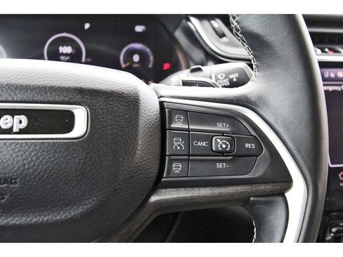 Used 2022 Jeep Grand Cherokee L Limited w/ Luxury Tech Group II image 25