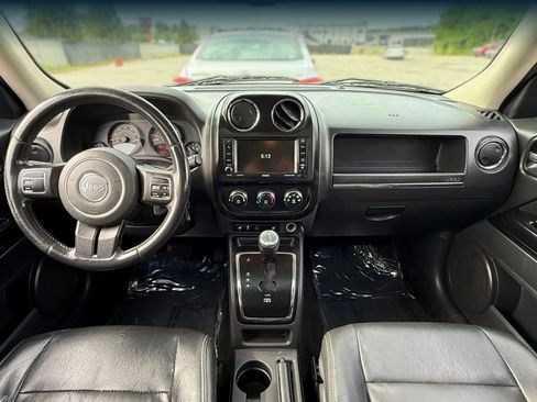 Used 2017 Jeep Patriot High Altitude AWD/4WD image 3