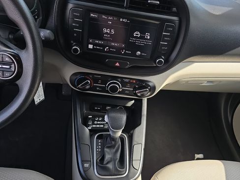 Used 2023 Kia Soul LX FWD image 27