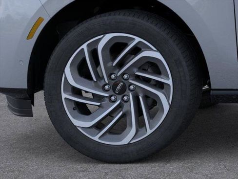New 2026 Lincoln Navigator L Reserve AWD/4WD image 19