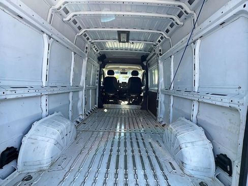 Used 2025 RAM ProMaster 2500 w/ Convenience Group FWD image 10