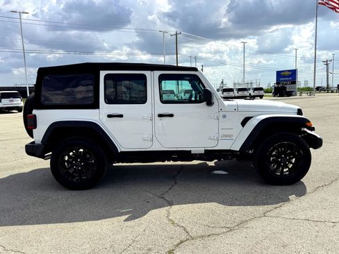 Used 2024 Jeep Wrangler Unlimited Sahara image 6