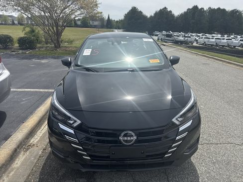 Used 2025 Nissan Versa S w/ Trunk Package image 3