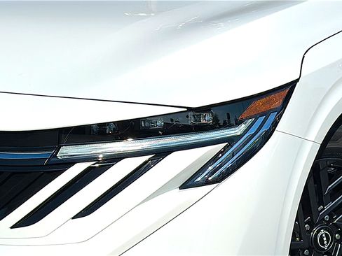 New 2026 Nissan Sentra SV w/ SV Convenience Package FWD image 4