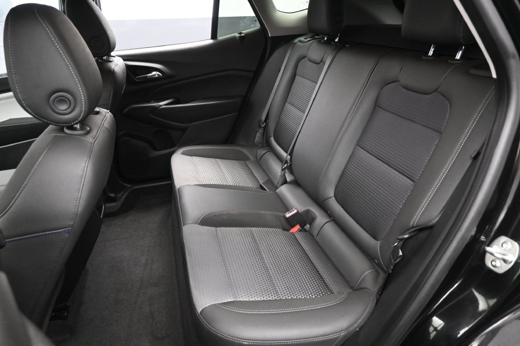 Used 2024 Chevrolet Trax LT FWD image 25