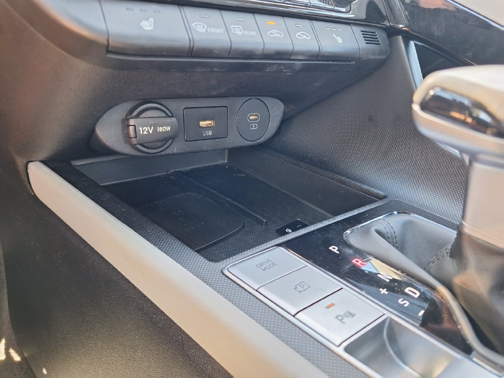 Used 2024 Hyundai Elantra Limited FWD image 20