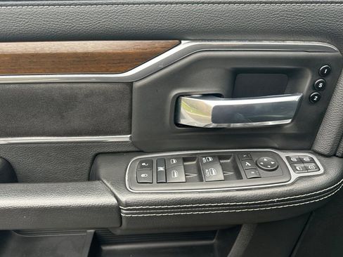 Used 2024 RAM 2500 Laramie image 12