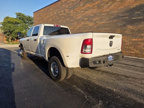 Used 2022 RAM 3500 Tradesman w/ Chrome Appearance Group AWD/4WD image 4