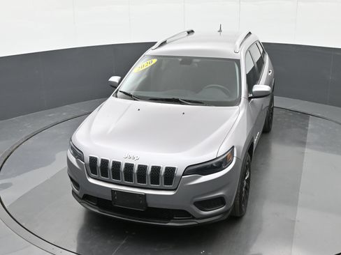 Used 2020 Jeep Cherokee Latitude w/ Cold Weather Group FWD image 35