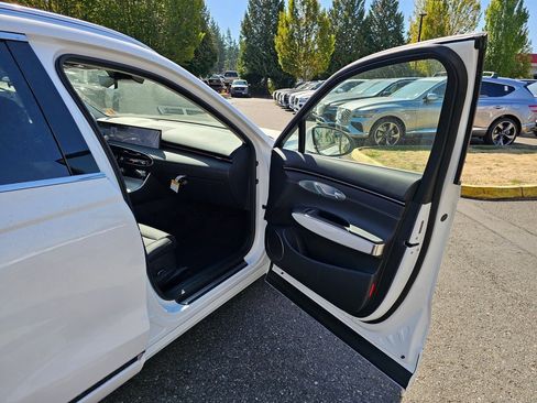 New 2026 Genesis GV70 2.5T Advanced image 28