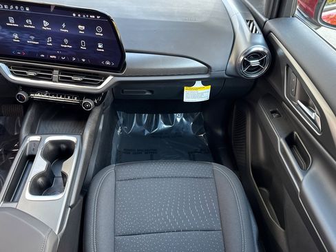 Used 2025 Chevrolet Equinox EV LT image 29