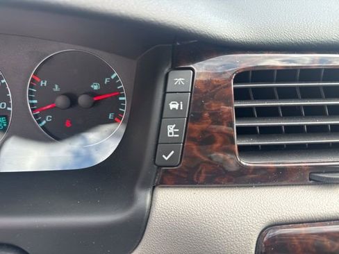 Used 2012 Chevrolet Impala LT w/ LT Sunroof Package image 22