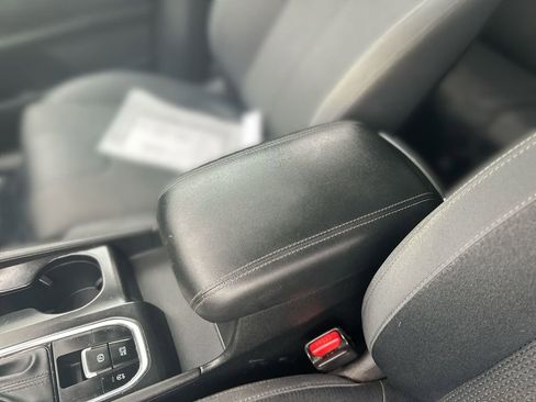 Used 2019 Hyundai Santa Fe SE FWD image 20