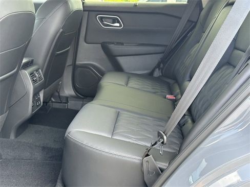 New 2025 Nissan Rogue Platinum w/ Platinum Premium Package image 16